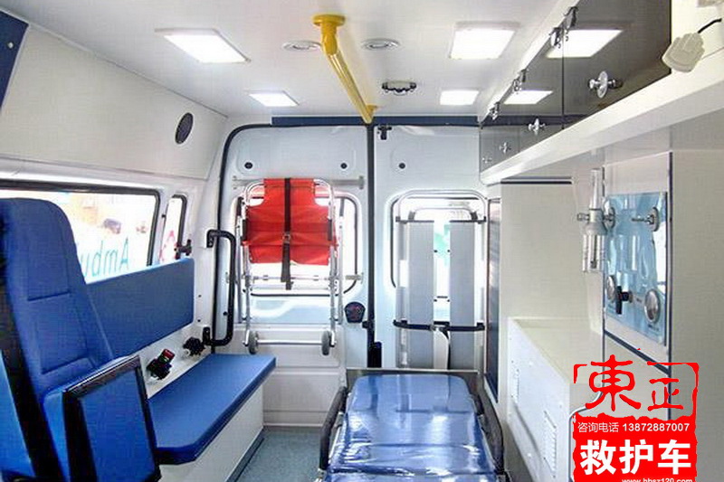 新全順短軸平頂救護車V362監(jiān)護型內(nèi)飾圖