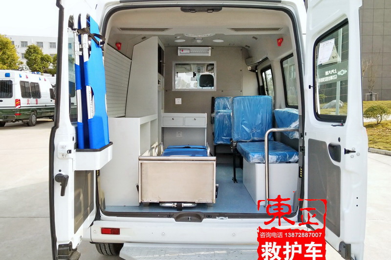 新全順短軸平頂救護車V362汽油版運輸型內(nèi)飾圖 