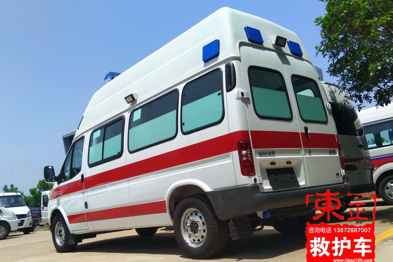 特順長軸福星頂救護車側(cè)后照片